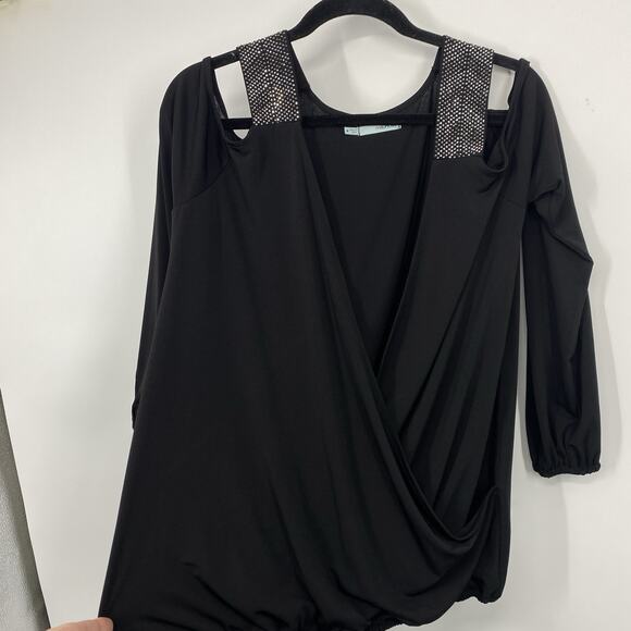 Maurices Black Slinky Knit Top Size Medium Studded Shoulders Cut Out long Sleeve - Picture 4 of 10